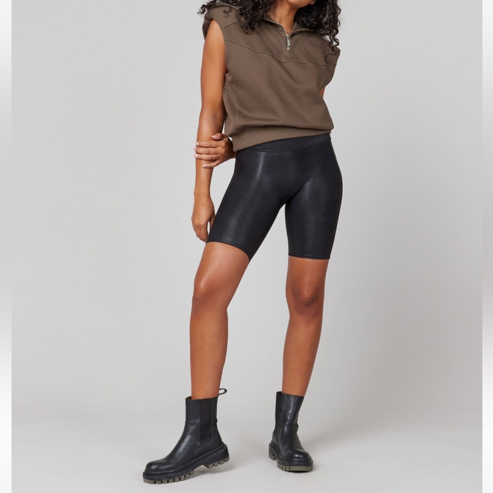 Spanx Biker Shorts Size Large Black‎